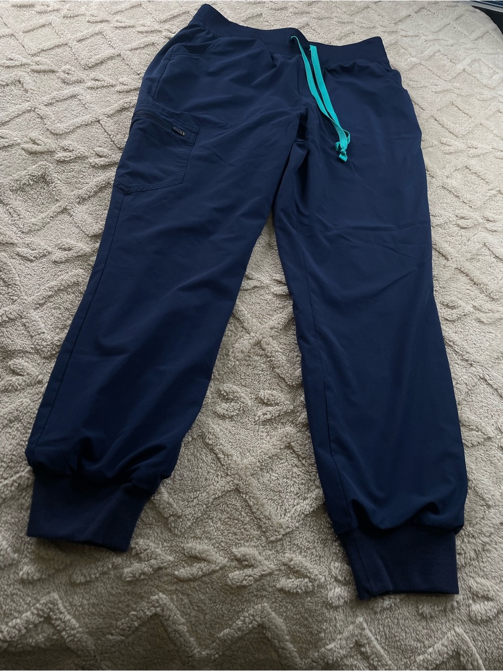 FIGS Technical Collection Navy  Scrub Joggers Sz Medium   Medical Staff